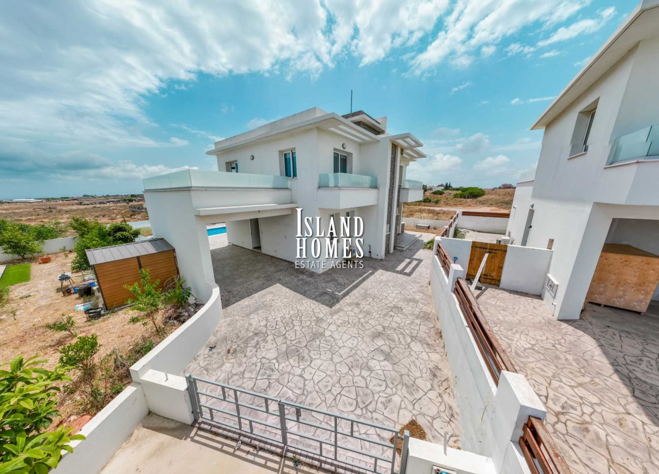 BRAND NEW 4 bedroom, 2 bathroom detached villa on small development with SEA VIEWS in Paralimni - SCP104.<br /><br />This small development of just 5 