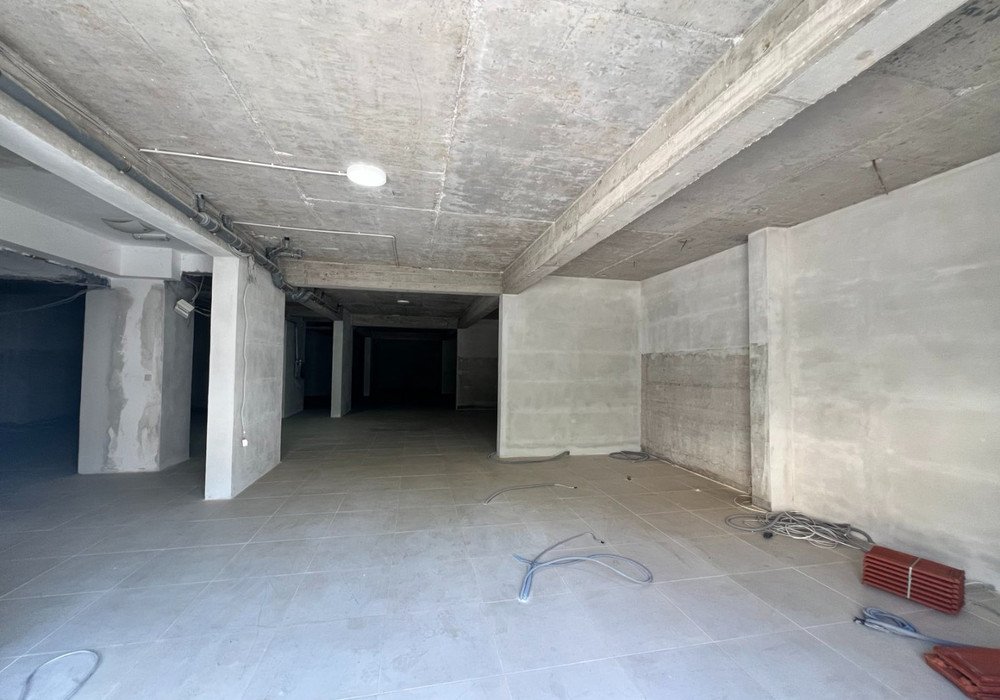 Sale of commercial premises for a bank, restaurant or store in the city of Petrovac in Montenegro