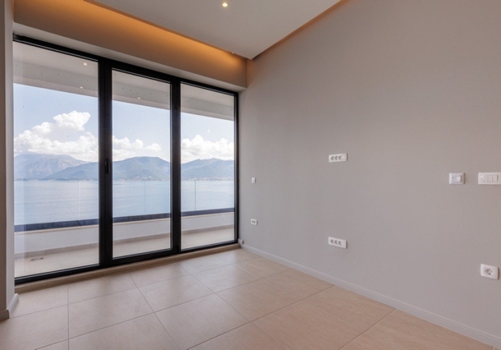 Tivat Riviera. Krasici village. Peninsula Lustica. Boko Kotor bay. New apartments with panoramic sea views.

Cryptocurrency payment is possible.

Dist
