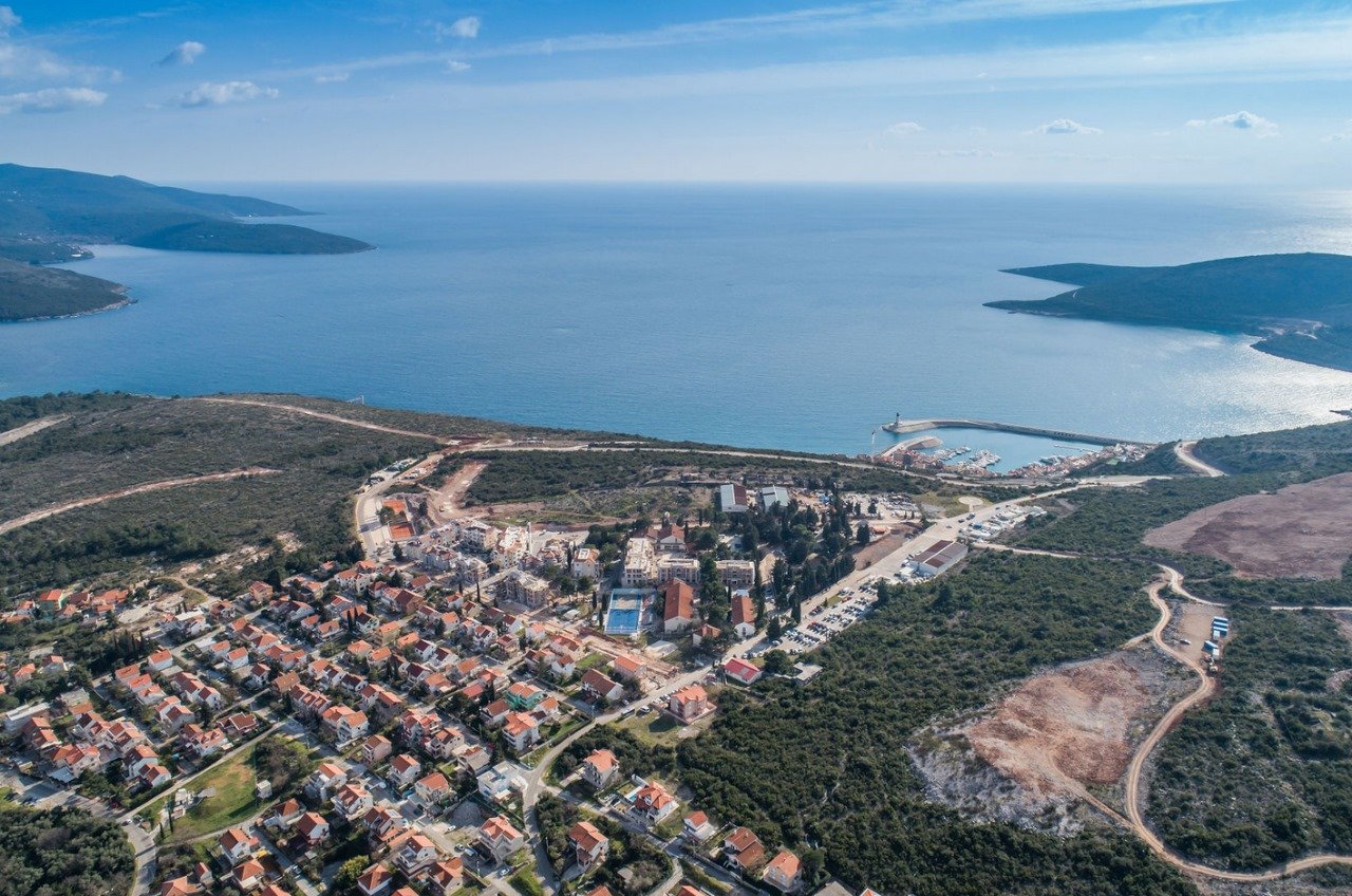 Tivat: ‍LOCATION This apartment is located on the coast of Montenegro, in Boka Bay - Lustica peninsula. It is part of Luxury resort that includes High End... 