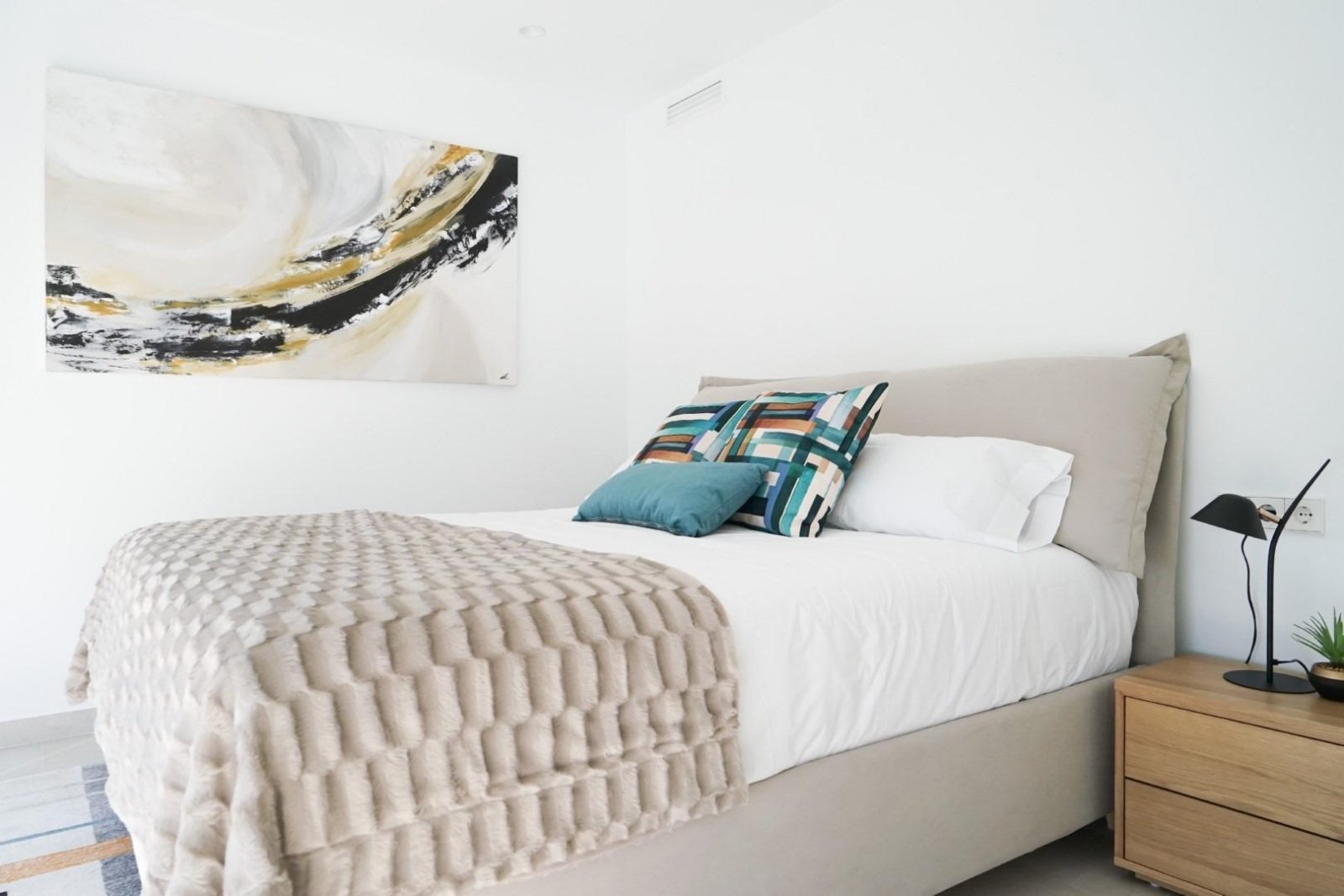  Luxury villa with sea views in Sierra de Altea.Full of light with large interior spaces, unique architecture and a natural environment with a panoram