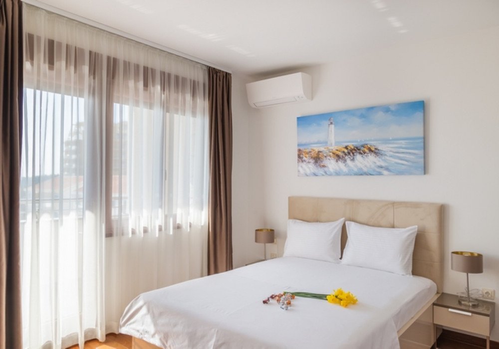 Budva Riviera, Becici district. Apartment with three bedrooms.Distance to the sea 300m.Floor - secondArea 107 sq.m.Underfloor heating systemCCTVSea...