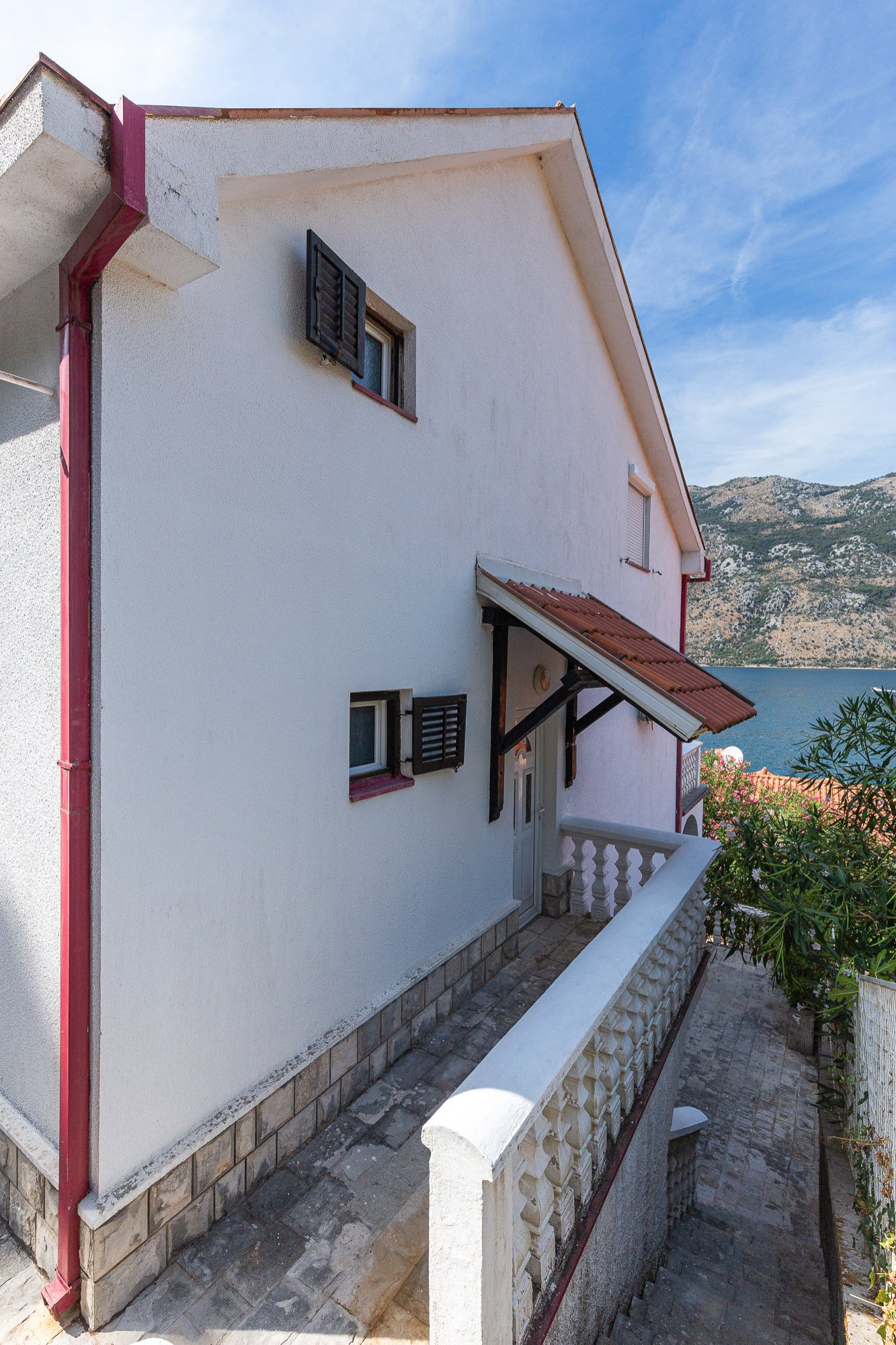 House Just 50 Meters from the Sea – Stoliv<br><br><p>House Just 50 Meters from the Sea – Stoliv, Montenegro	 Fully furnished and equipped house for...