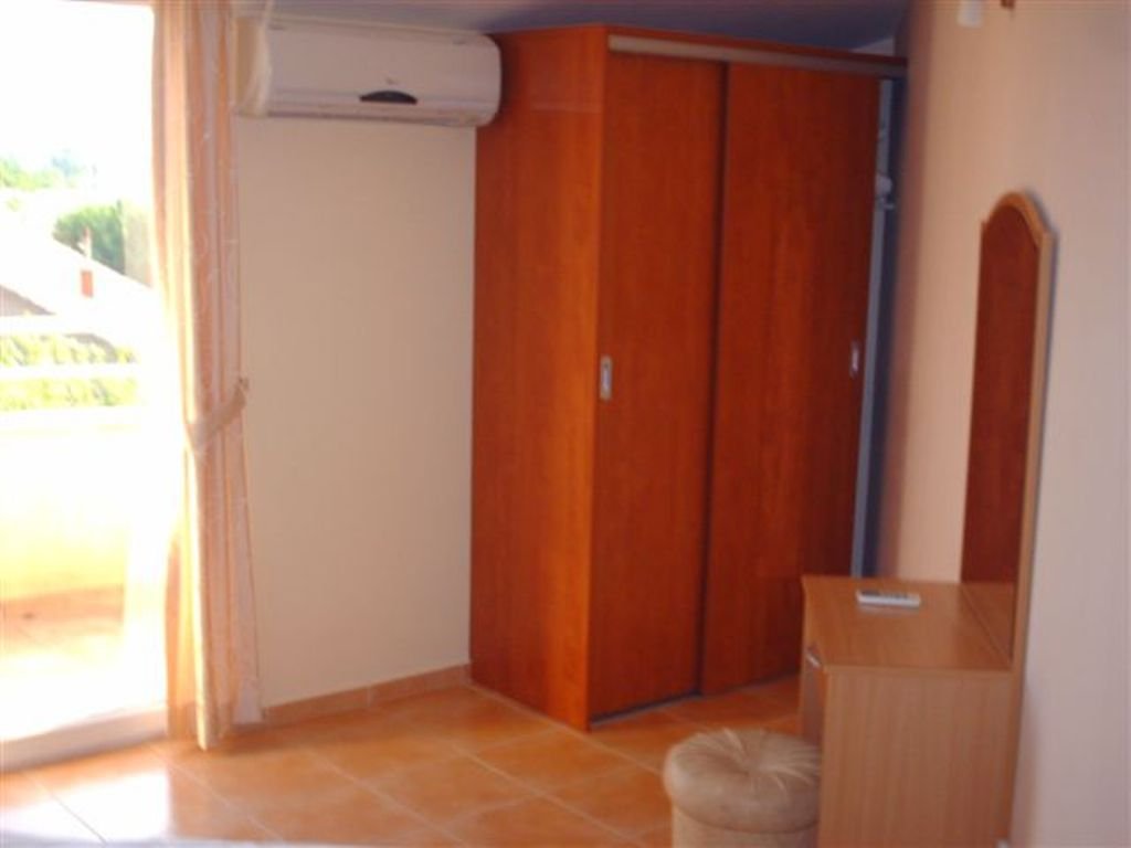 Mini hotel in Herceg Novi<br><br><p>Hotel for sale just 50 meters from the sea in Bijela, Herceg Novi. The area of the hotel is 790 m2. The hotel h...