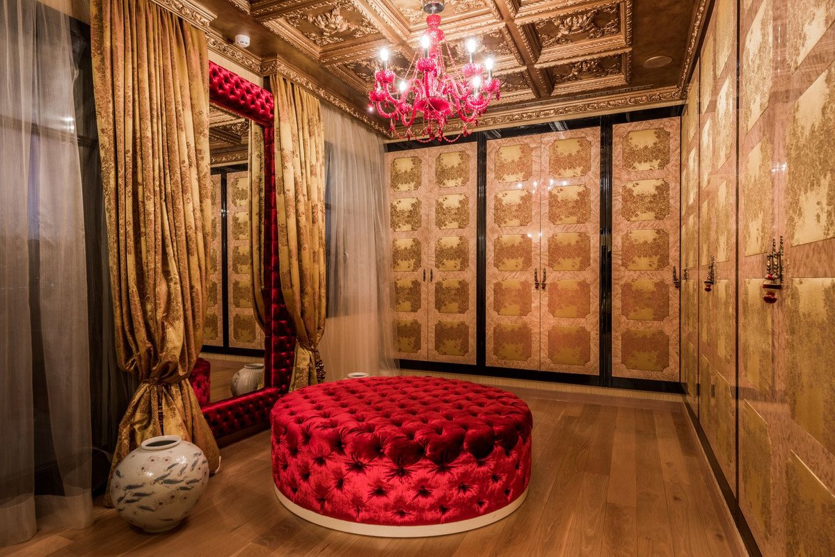 VILLA ZU VERKAUFEN IN HACIENDA LAS CHAPAS, MARBELLA
Luxuriöse Villa mit 7 Schlafzimmern in Hacienda Las Chapas, Marbella Ost.
Hacienda Las Chapas ist 