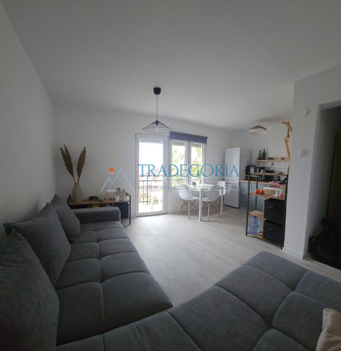 <h2>description</h2><h2>Apartment with sea and mountain views for sale, Shushan, Bar</h2><p> Area: 60 m² Status: legalized Location: Bar, Shushan d...