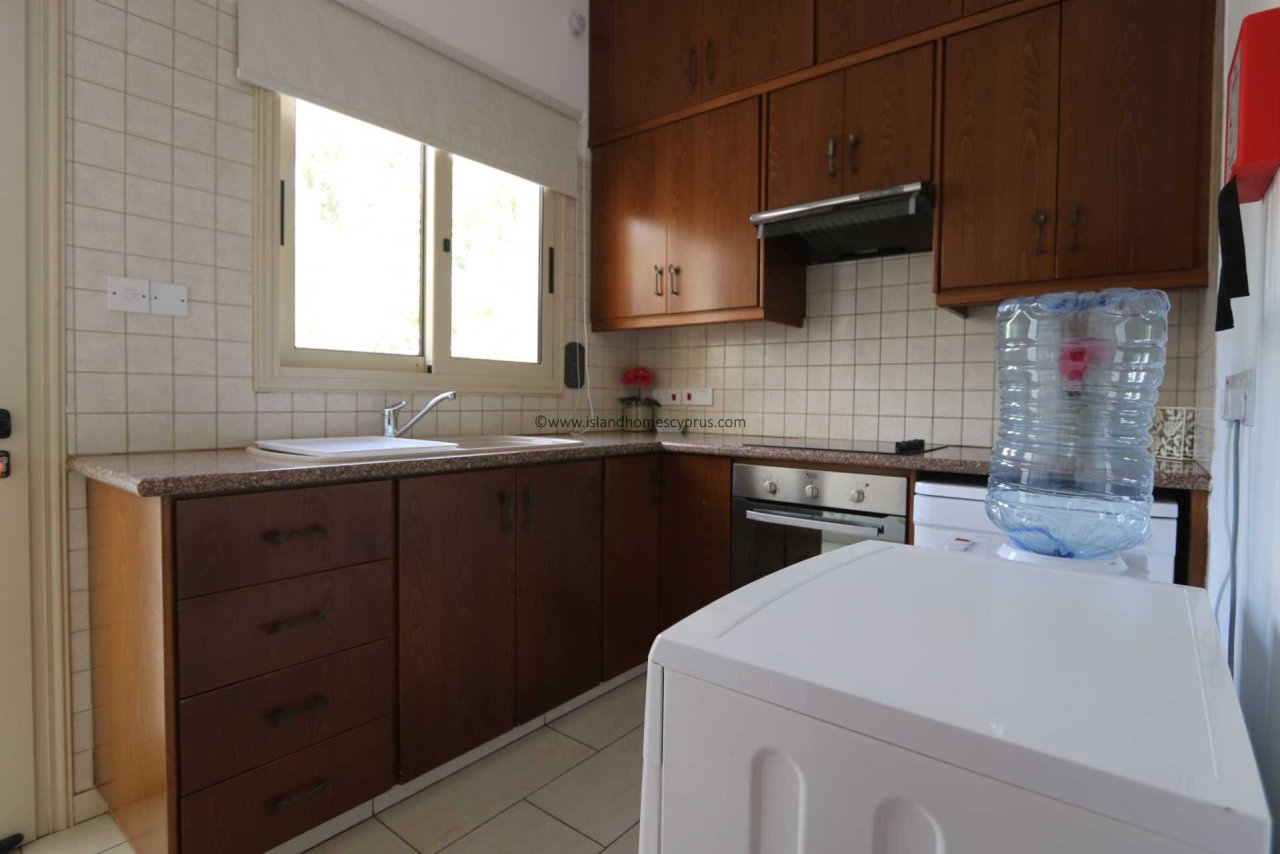 6 bedroom, 2 bathroom, 1 WC stunning villa with Swimming Pool and views of the Ayia Napa coastline in fantastic, Paralimni location - PAR192.<br /><br