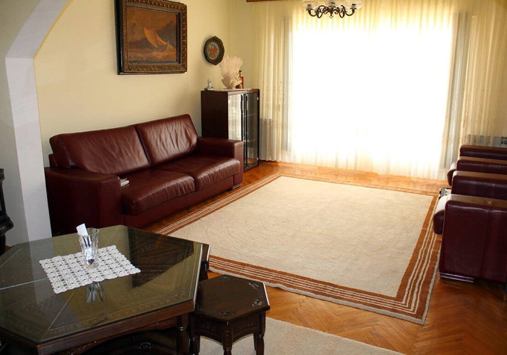 House area: 320 m2Land area 220 m2Floors: 3furnishedBedrooms: 6Bathrooms: 4