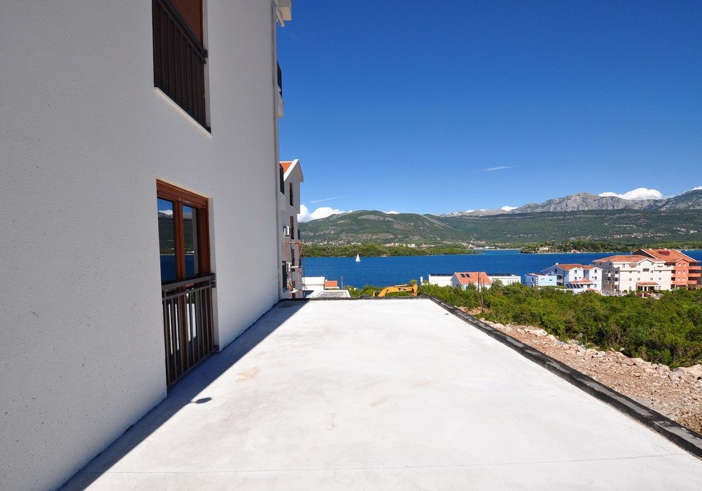 Location: Krtole village, Lustica peninsulaThe sale is "first hand" - from the Developer, therefore, the Buyer does not pay a state tax in the amou...