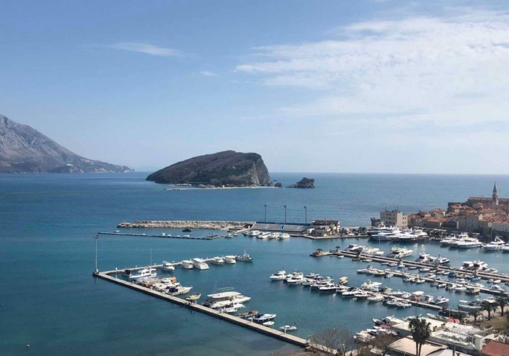 budva: Budva, center, first line. Unique residential complex

Commissioning date - 06/01/2023.

Sale "first hand" - from the Investor. The Buyer is 