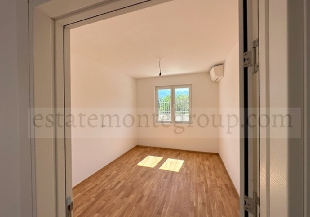 Tivat Riviera, Krasici district. New apartments from the DeveloperThe apartments are sold from the Developer, therefore, the Buyer is exempt from p...