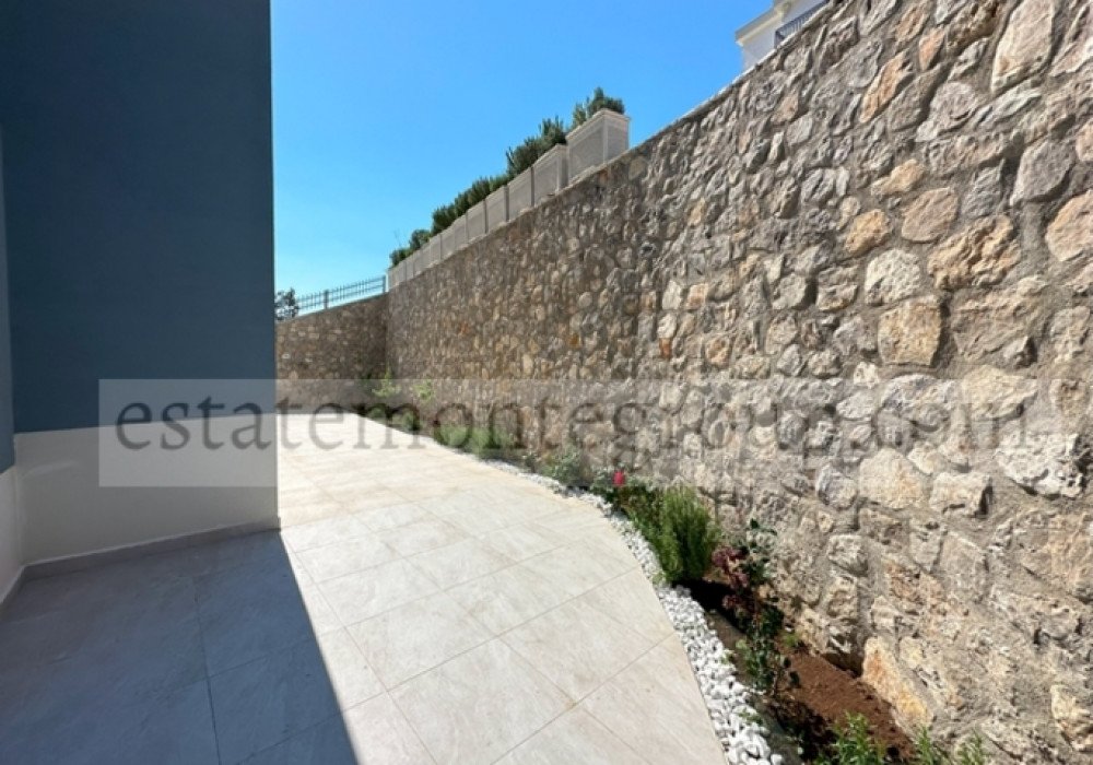 Tivat Riviera, Krasici district. New apartments from the DeveloperThe apartments are sold from the Developer, therefore, the Buyer is exempt from p...