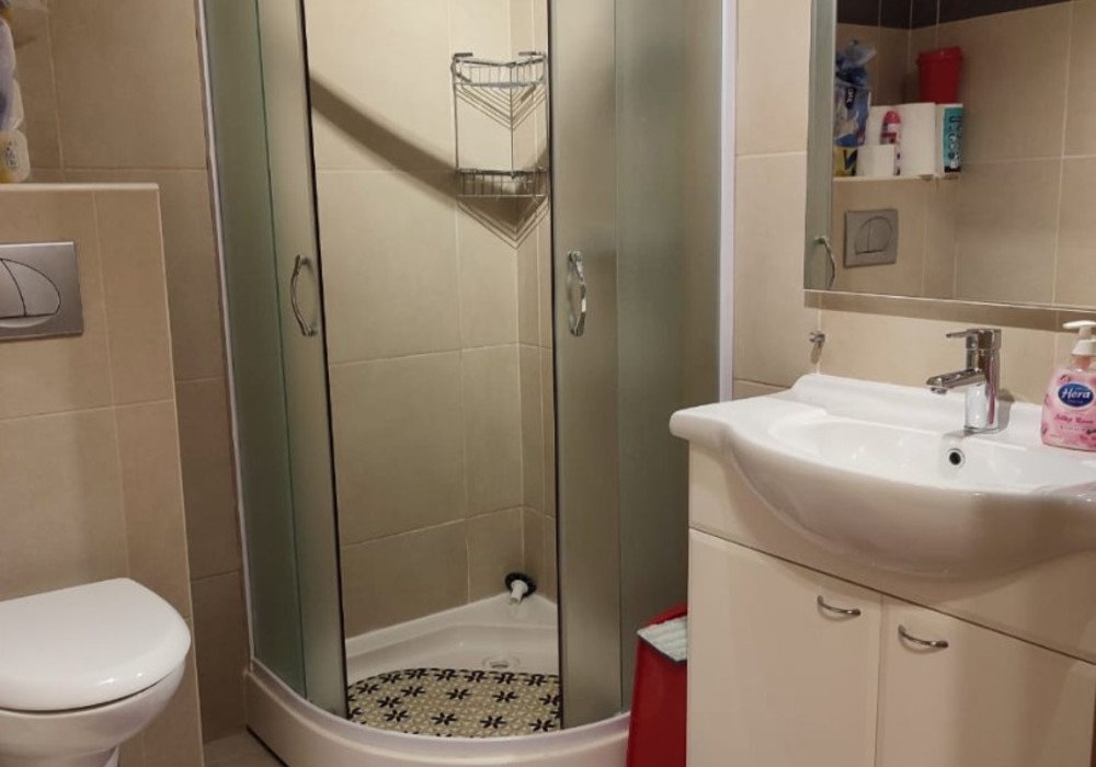 Budva Riviera, village of Przno. Two-bedroom apartment in a prestigious residential complex with a swimming pool.The distance to the sea is 350 m.F...