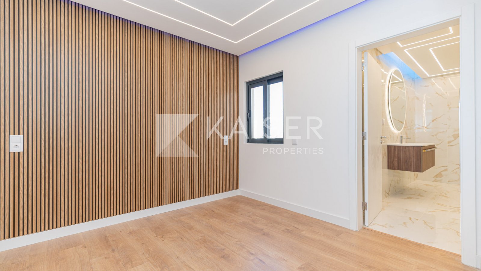 Homestaging | Virtual Tour | Video
 
Dieses atemberaubende Apartment mit 2 Schlafzimmern befindet sich im zweiten Stock eines Strandkomplexes in Quart
