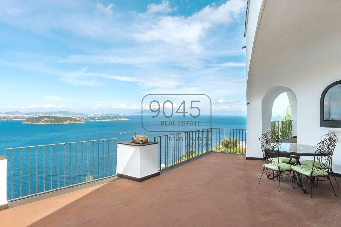 Einzigartige Villa mit Panoramablick in Ischia im Golf von Neapel