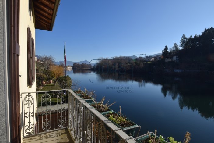 Traditionelle Villa mit Garten und eigenem Bootssteg - Lago d"Iseo