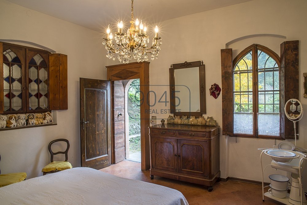 Historische Villa mit kleinem Weingut in erhabener Lage in Coccaglio - Lago d"Iseo