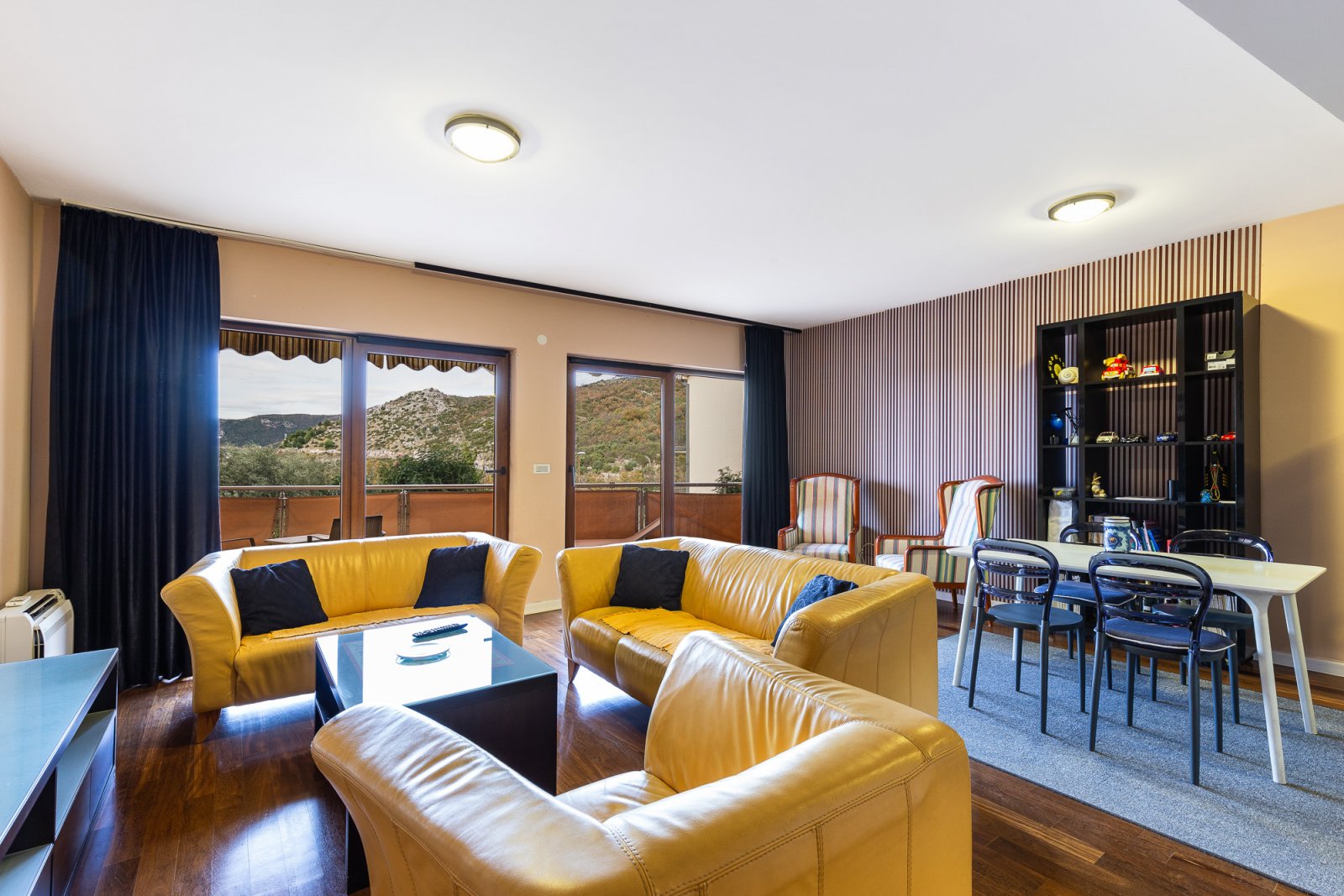 Two-Bedroom Apartment 84 m² in Pržno<br><br><p>We present for sale a comfortable two-bedroom apartment with an area of 82 m², located in the pictur... 