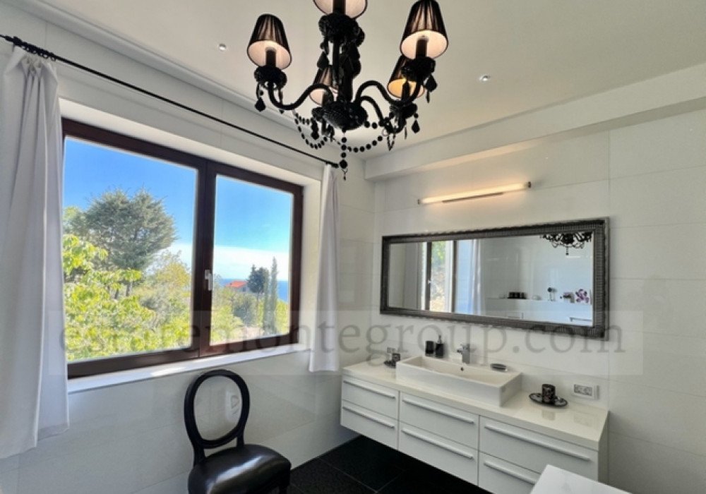 Budva Riviera. New luxurious five storey exclusive villa with six bedrooms.

The authors villa, built by a professional architect, according to his ow