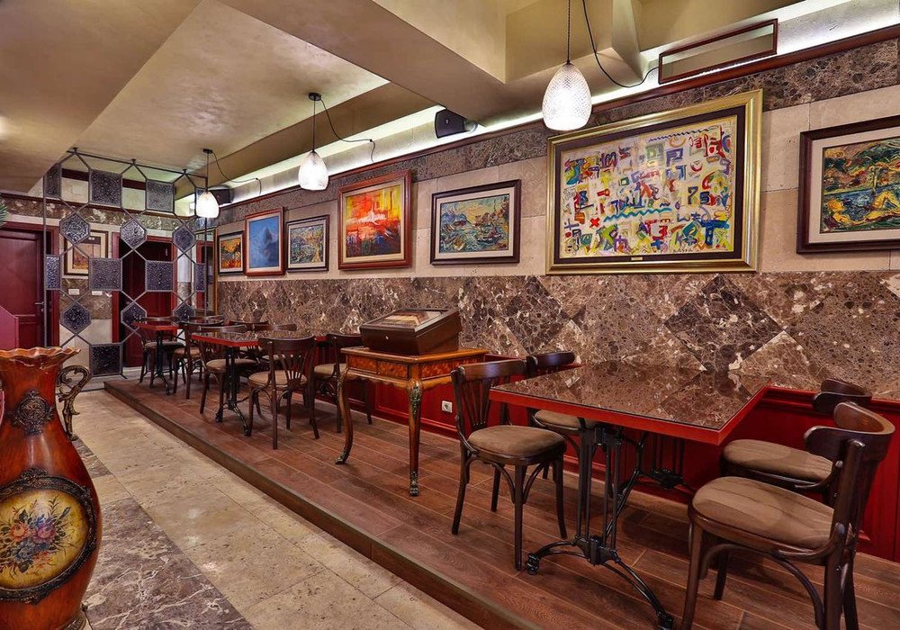 budva: BudvaSale of operating business - restaurantHall area 300 sq.m.The area of ​​two terraces is 180 sq.m.Total number of seats 170The restaurant is fu... 