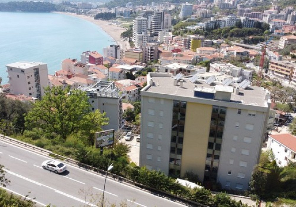 Budva Riviera, Rafailovichi district. Apartment with two bedrooms overlooking the sea.Distance to the sea 300 m.Area 77 sq.m.sea ​​viewFloor 2Bedro...