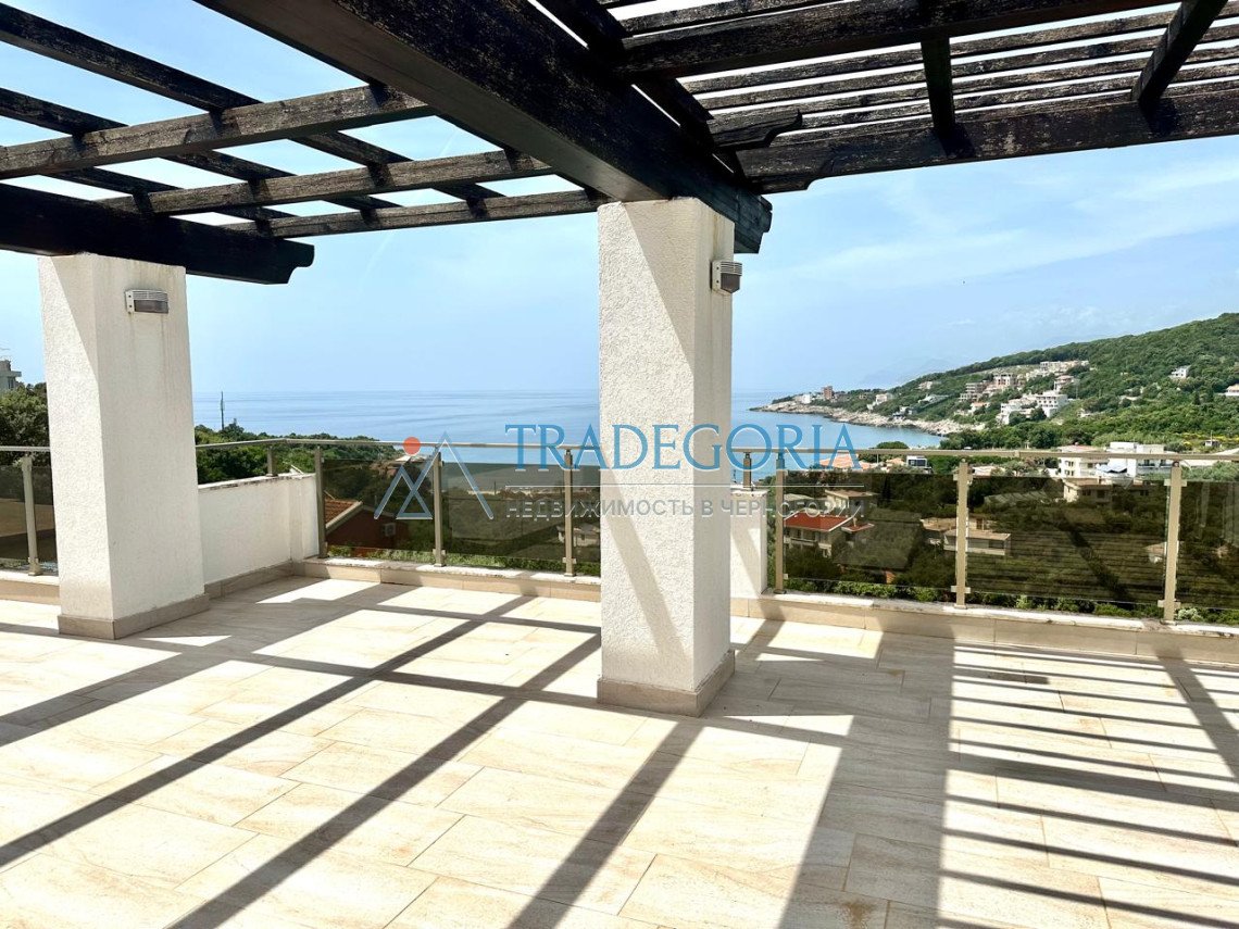 <h2>description</h2><p>Spacious house with a beautiful sea view and a swimming pool in Utekha. House area - 366 m2 Plot area - 268 m2 On the 1st fl...