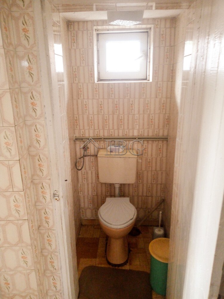  IBG Real Estates brings to your attention this excellent property, situated in a picturesque and well organized village, providing all the necessa...