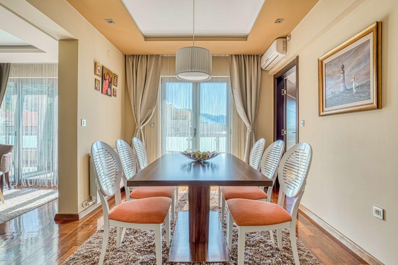 ‍LOCATIONThis exclusive penthouse is ideally positioned in Budva, just 800 meters from the city center and 1.5 km from the sea and beautiful Adriat...