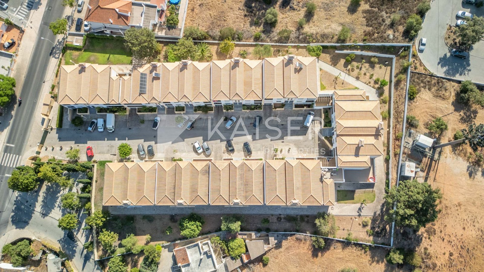 Dit appartement in Ferreiras biedt de perfecte combinatie van comfort en locatie. Het is gelegen in een rustige omgeving en biedt gemakkelijke toeg...