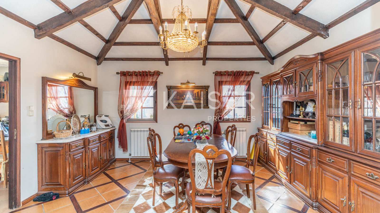 Deze accommodatie beschikt over een prachtig aangelegde tuin met verschillende planten en fruitbomen. Het beschikt over een groot terras in de scha...