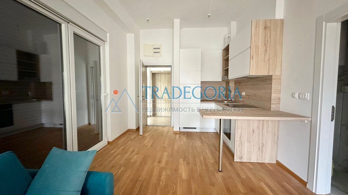<p>New apartment with underground parking space and a large terrace in the Twin House building, Bar.</p><p> Apartment area 36 m2 + terrace 50 m2.</...