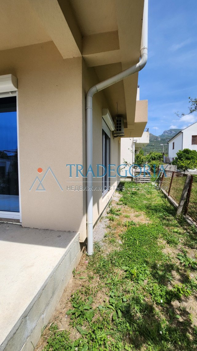 <h2>description</h2><p>New two-story house in Cheluga, city of Bar, with an area of 194 m2 on a land plot of 348 m2 and a garage of 21 m2</p><div><...