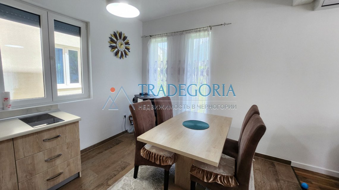 <h2>description</h2><p>New two-story house in Cheluga, city of Bar, with an area of 194 m2 on a land plot of 348 m2 and a garage of 21 m2</p><div><...