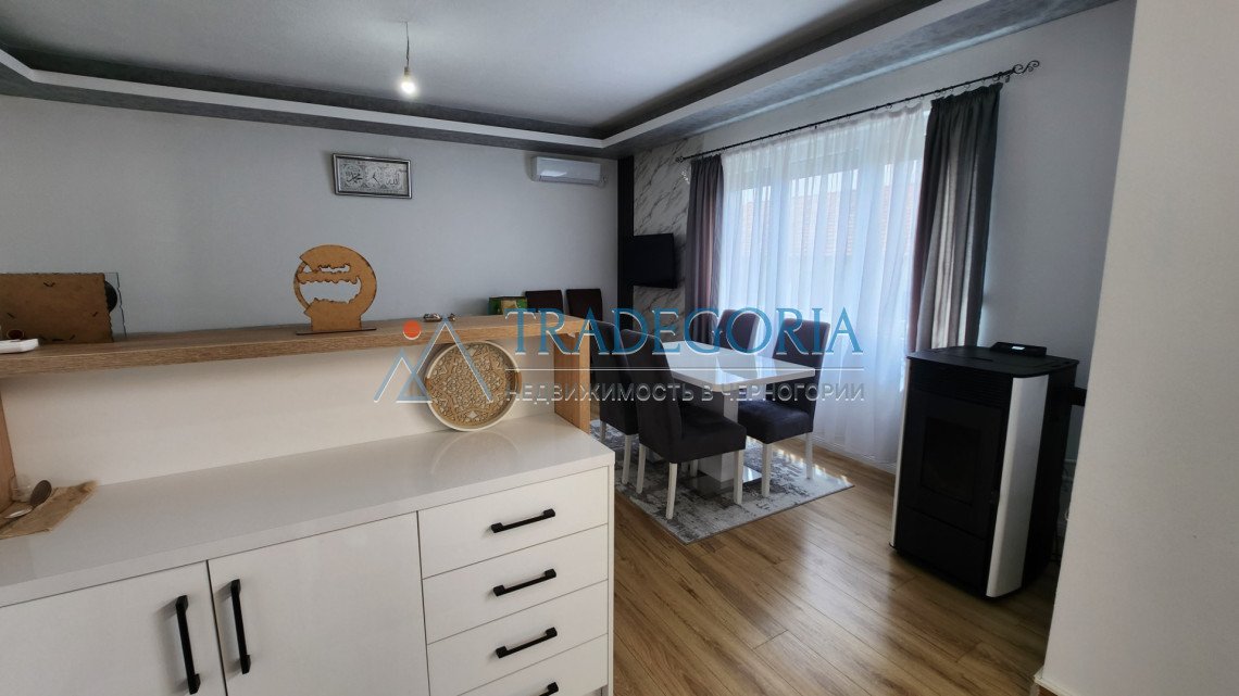 <h2>description</h2><p>New two-story house in Cheluga, city of Bar, with an area of 194 m2 on a land plot of 348 m2 and a garage of 21 m2</p><div><...