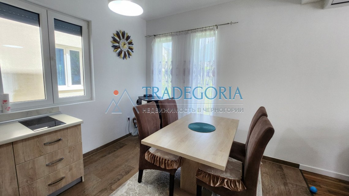 <h2>description</h2><p>New two-story house in Cheluga, city of Bar, with an area of 194 m2 on a land plot of 348 m2 and a garage of 21 m2</p><div><...