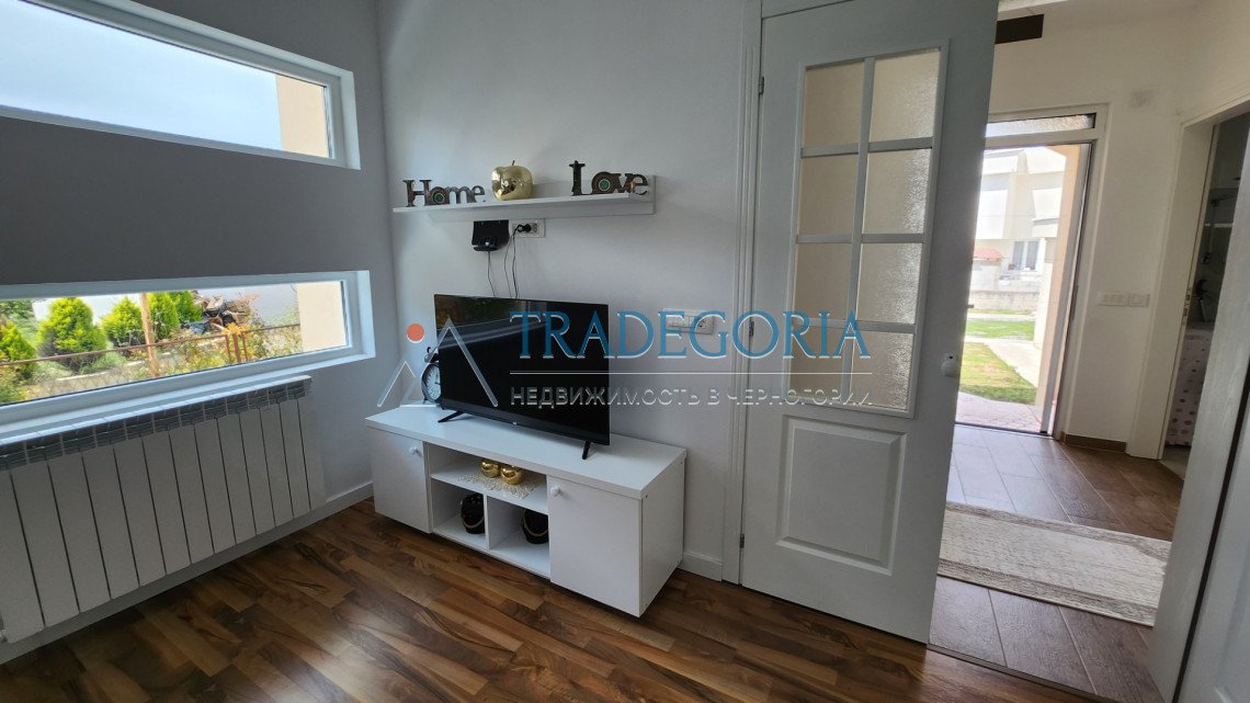<h2>description</h2><p>New two-story house in Cheluga, city of Bar, with an area of 194 m2 on a land plot of 348 m2 and a garage of 21 m2</p><div><...