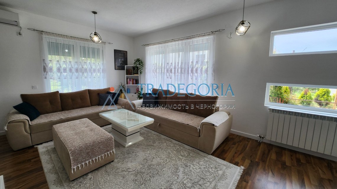 <h2>description</h2><p>New two-story house in Cheluga, city of Bar, with an area of 194 m2 on a land plot of 348 m2 and a garage of 21 m2</p><div><...