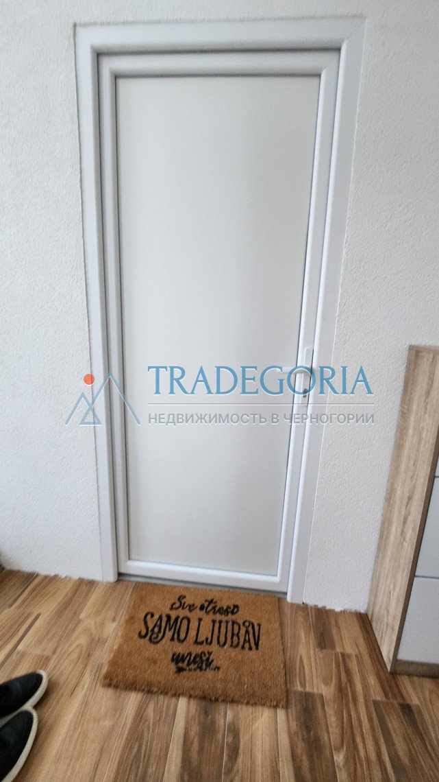 <h2>description</h2><p>New two-story house in Cheluga, city of Bar, with an area of 194 m2 on a land plot of 348 m2 and a garage of 21 m2</p><div><...