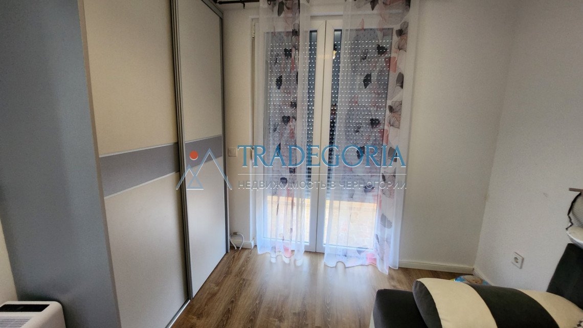 <h2>description</h2><p>New two-story house in Cheluga, city of Bar, with an area of 194 m2 on a land plot of 348 m2 and a garage of 21 m2</p><div><...