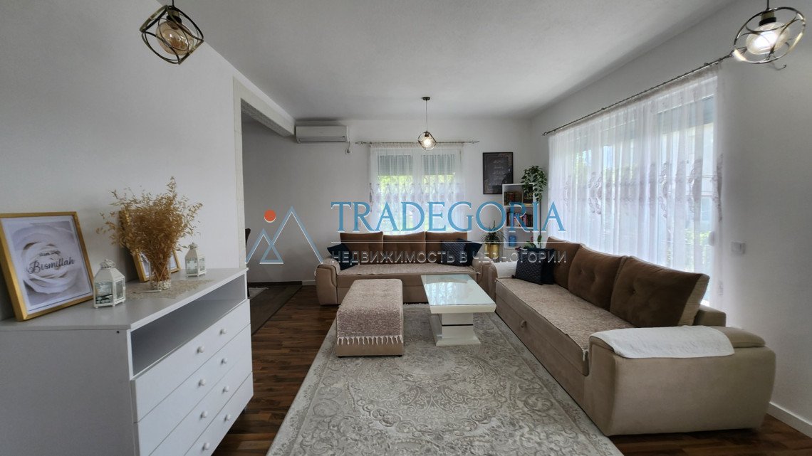 <h2>description</h2><p>New two-story house in Cheluga, city of Bar, with an area of 194 m2 on a land plot of 348 m2 and a garage of 21 m2</p><div><...