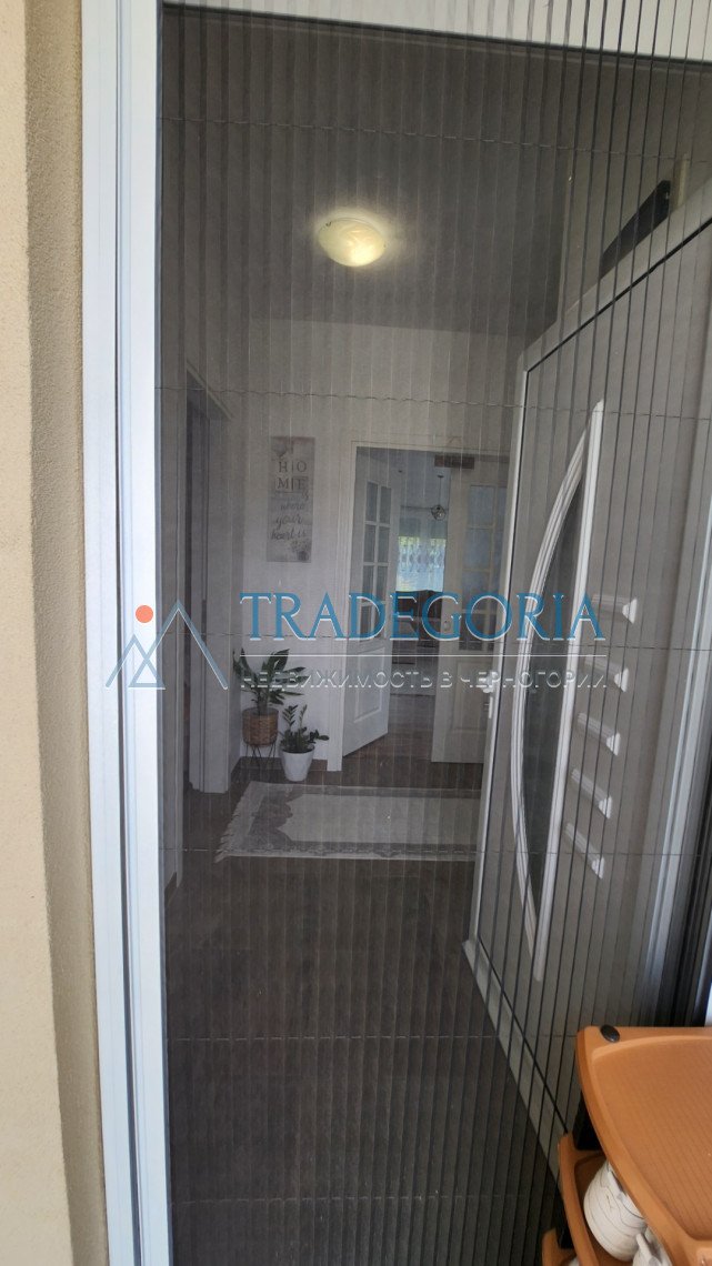 <h2>description</h2><p>New two-story house in Cheluga, city of Bar, with an area of 194 m2 on a land plot of 348 m2 and a garage of 21 m2</p><div><...