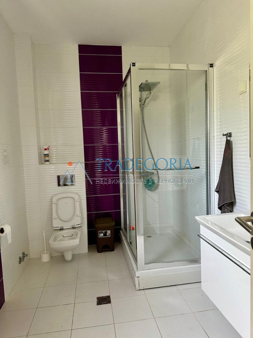 <h2>description</h2><p>Spacious house with a beautiful sea view and a swimming pool in Utekha. House area - 366 m2 Plot area - 268 m2 On the 1st fl...