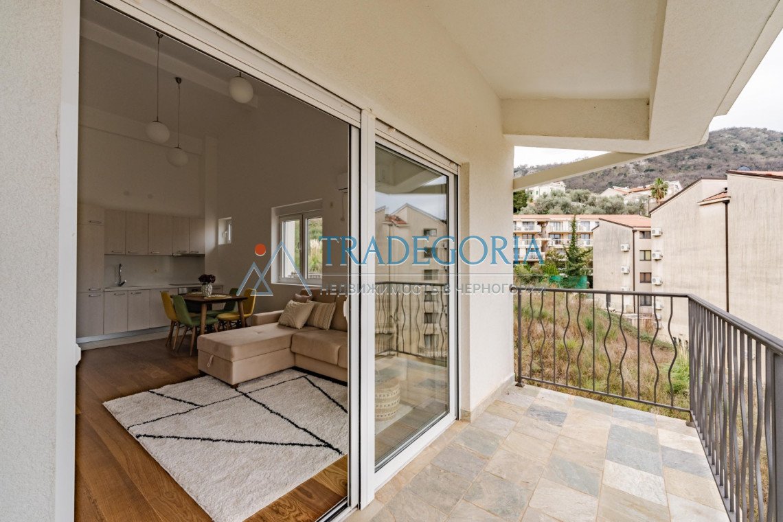 <h2>description</h2><div>Bright and cozy 2-bedroom apartment with sea view in Przno, Budva Riviera.</div><div> Area - 60 sq.m.</div><div> 4th floor (e