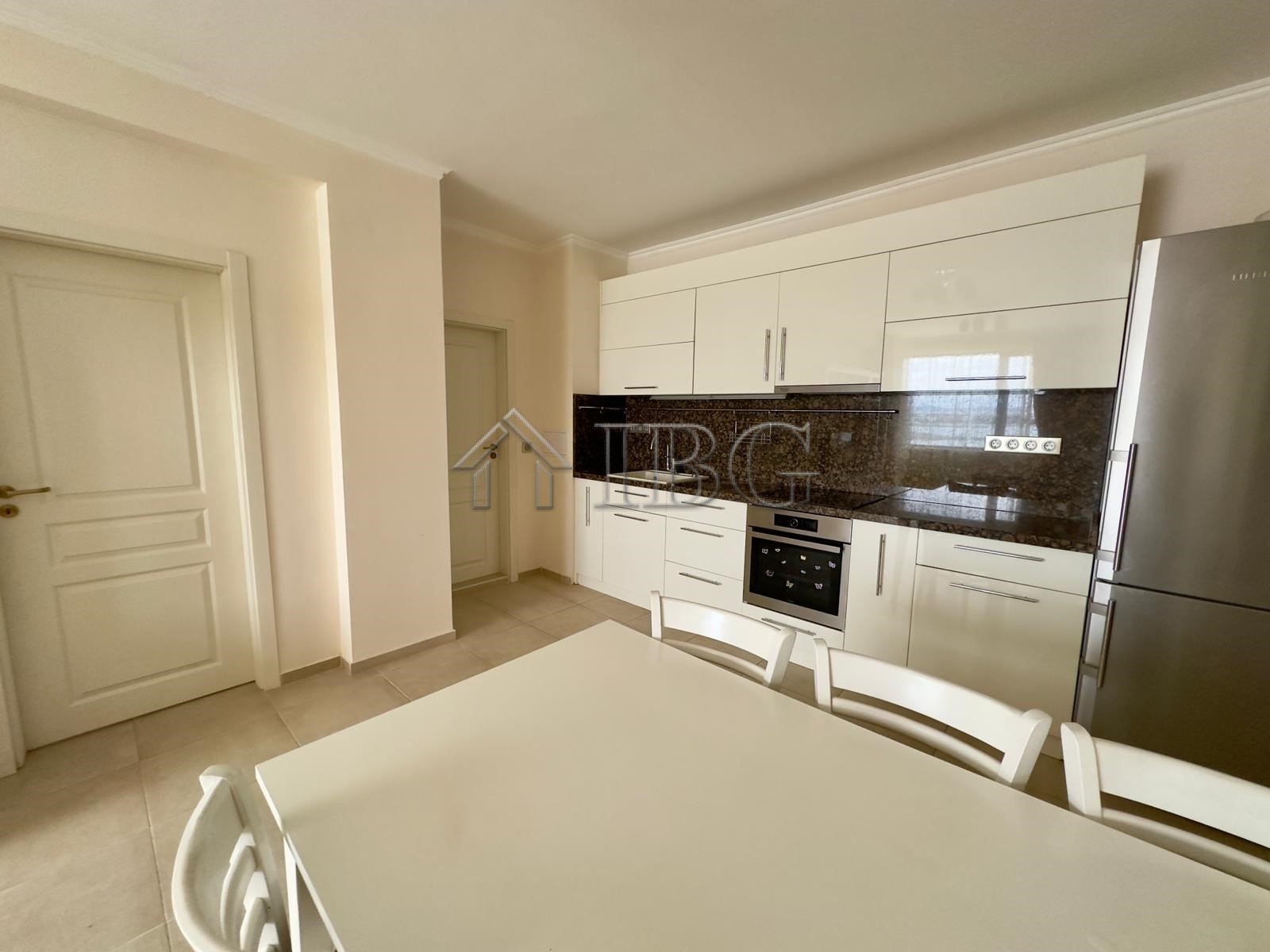 Luxury 3-Room Apartment with Front Sea View | First Line | Akrotiria Beach, Nessebar<br><br>We are pleased to offer this spacious and beautifully f...