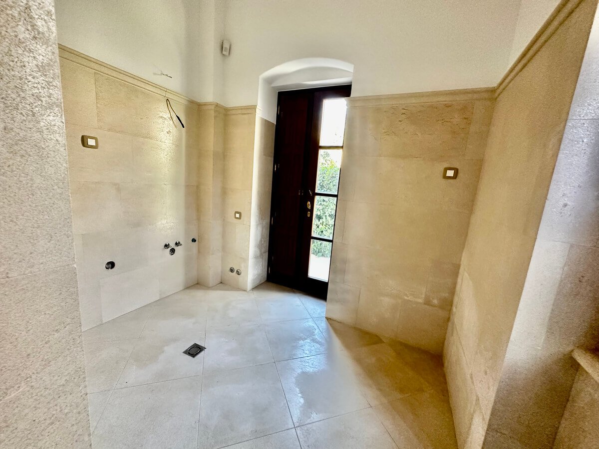  ‍This beautiful luxurious villa is located in Sveti Stefan, mucipality of Budva. Tivat airport is 29km away and Podgorica airpot is 56 km away fro...