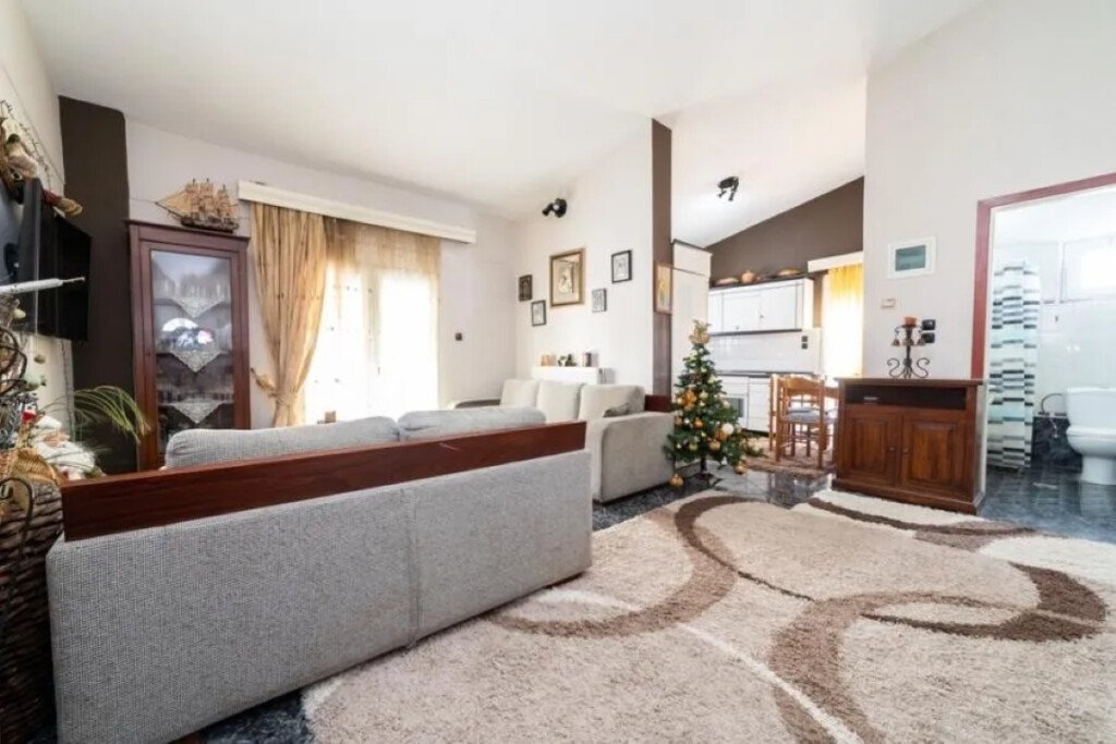 Verkauf Gebäude 266 m² in den Vororten von Kavala