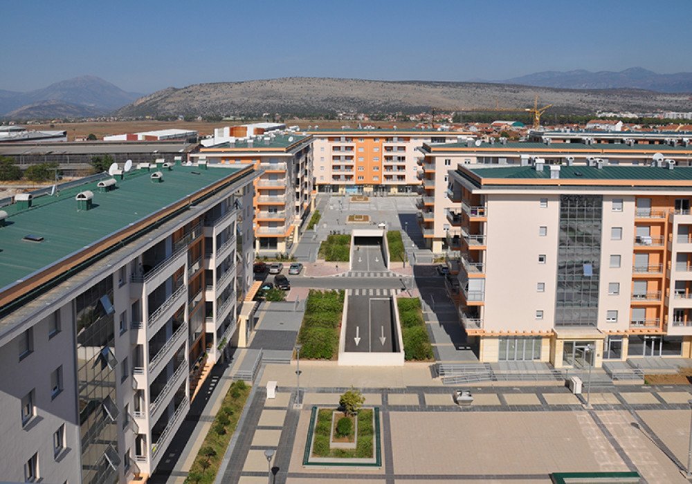 podgorica: DescriptionPodgorica, City Quarter district. Two-bedroom apartment in a new area, in building II zgrada Central PointaThe area is 71 sq.m.Third flo... 