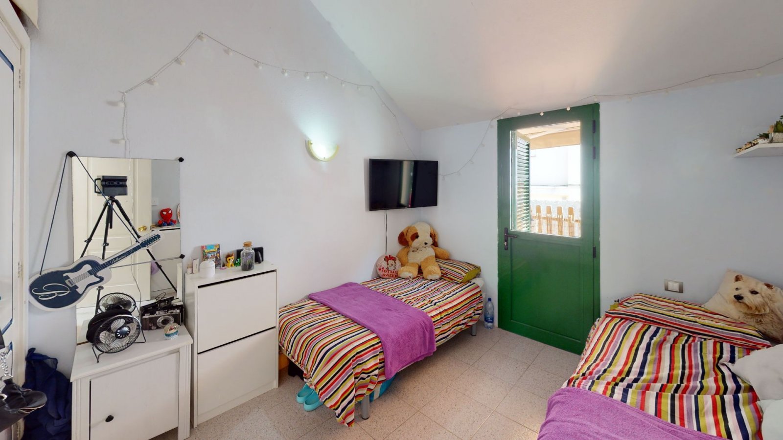 Perfect family home in San Fernando, Maspalomas.Generous duplex townhouse over 125 square meters constructed area with an inviting terrace and ba...