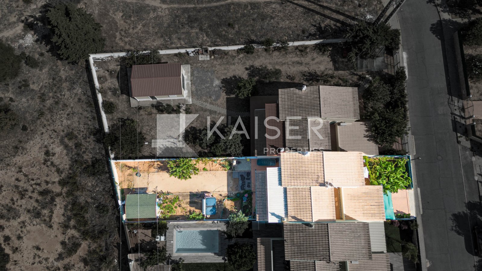 Home Staging
Dieses schöne Stadthaus liegt in einer ruhigen Wohngegend, nur eine kurze Autofahrt vom Zentrum von Armação de Pêra entfernt, wo Sie Gesc