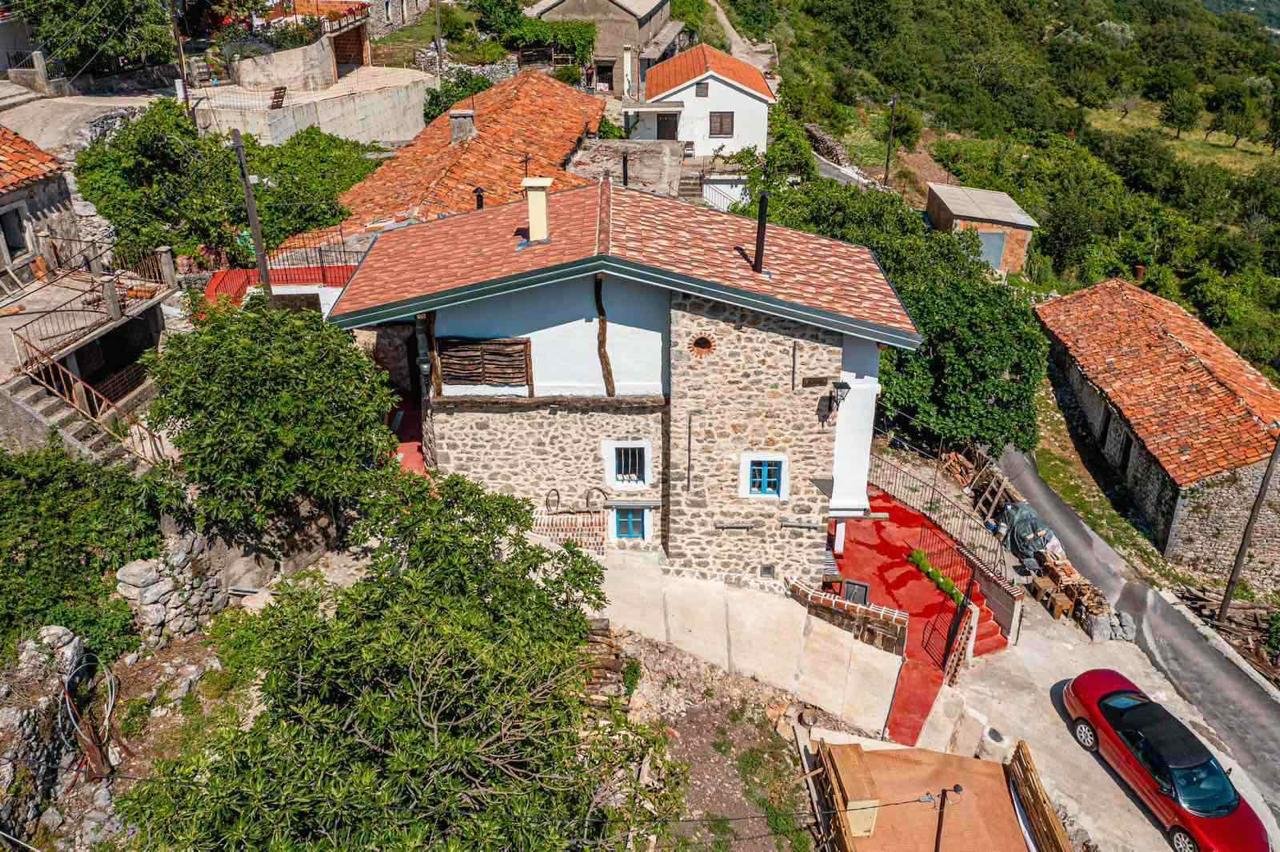 ‍‍LOCATIONThis house is located in Bar Municipality, 17km away from the city center. The sea and the beach are 9km away from the house. Podgorica a...